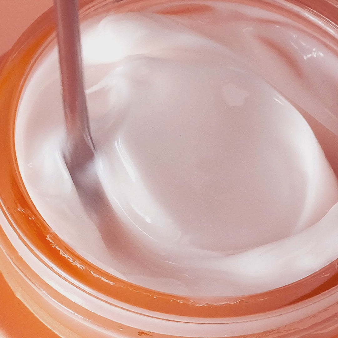 Saturday Skin Carrot + Niacinamide Moisturising Cream 50ml  texture mix video